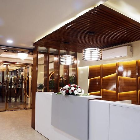 Awadh Inn Noida Dış mekan fotoğraf