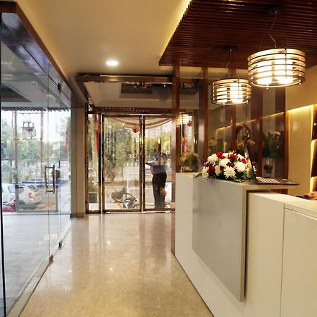 Awadh Inn Noida Dış mekan fotoğraf