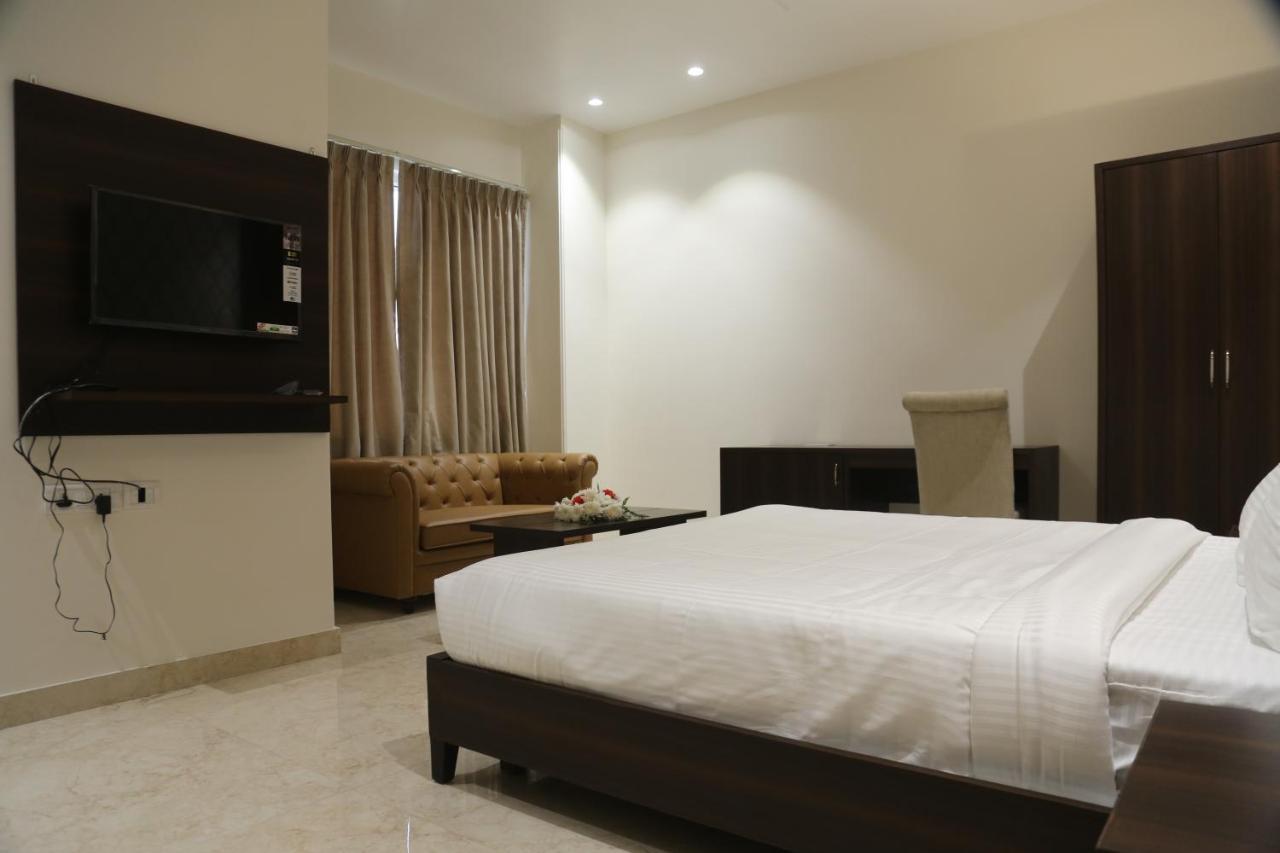 Awadh Inn Noida Dış mekan fotoğraf